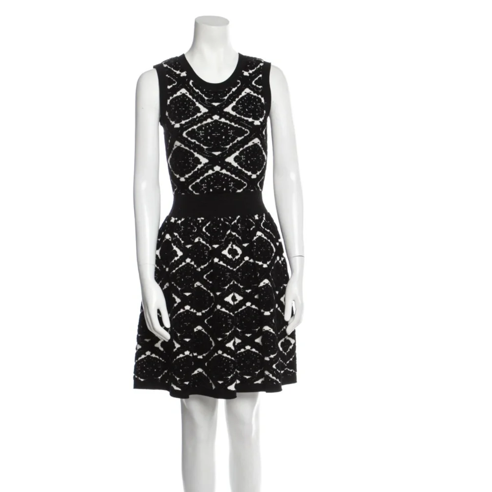 SANDRO {M} Mini Dress Black White Printed Geometric - Picture 2 of 7